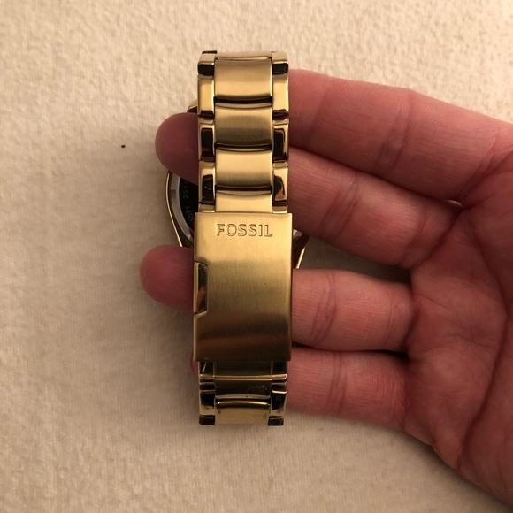 Gold Fossil Watch - Picture 2 of 9